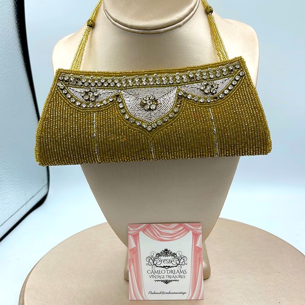 Beautiful Art Deco Beaded Masterpiece Evening purse.  Stunning for it’s age.
